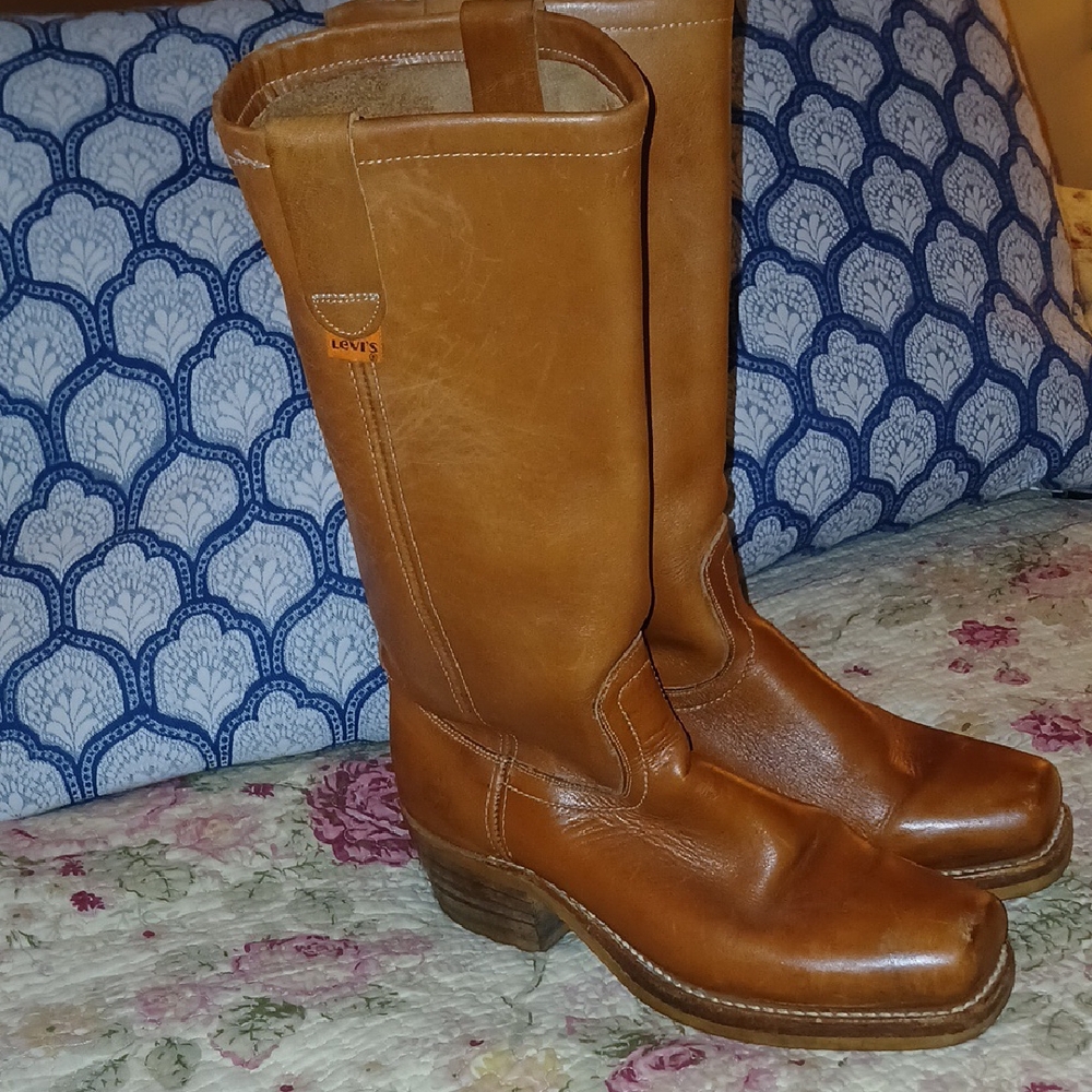Levi's Women's Tan Leather Boots